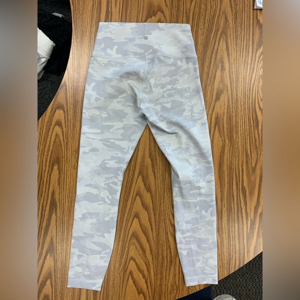 Women’s Lululemon leggings